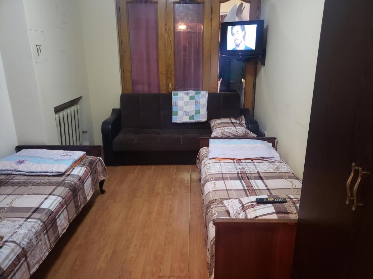 Intercity Hostel Batumi Exteriör bild